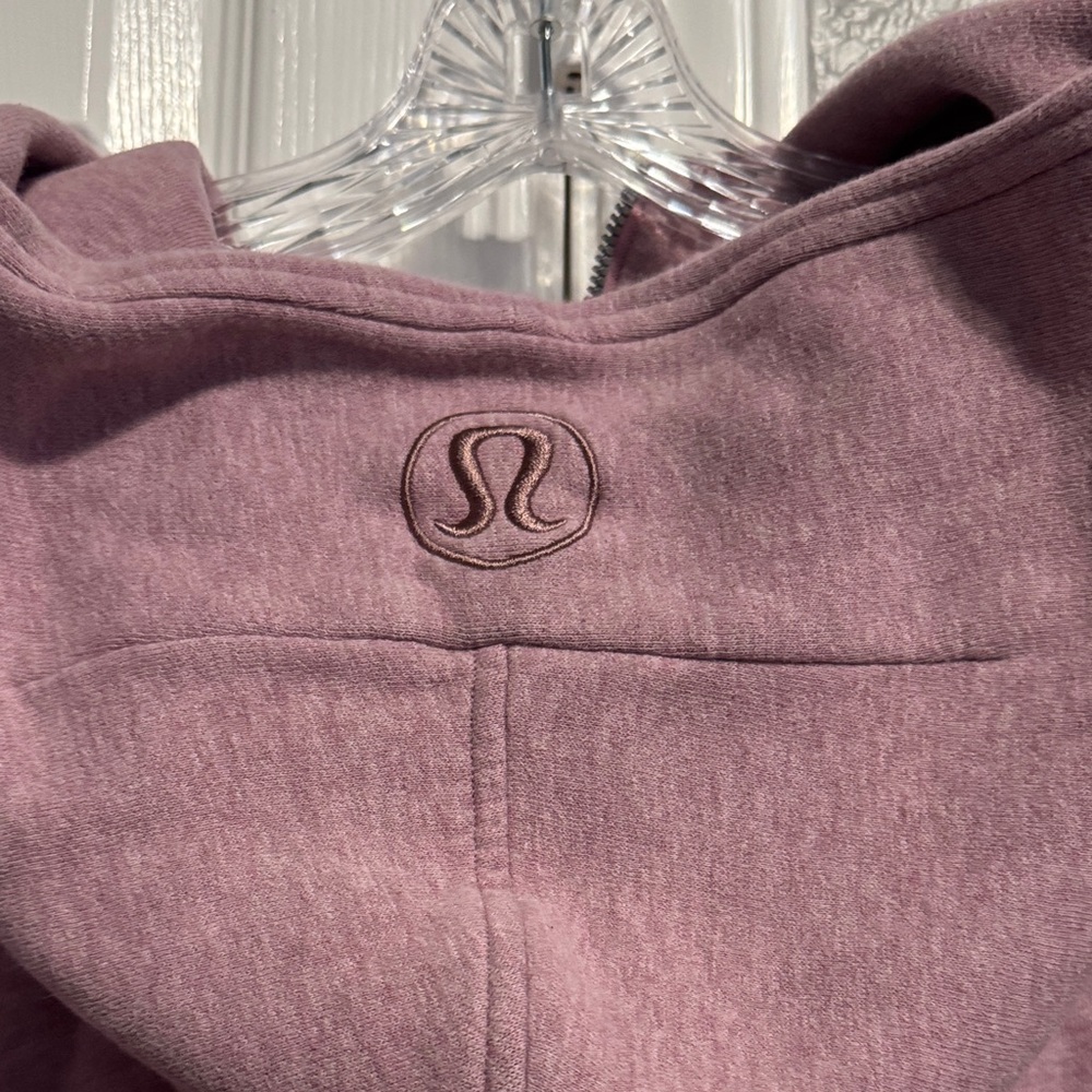 Lululemon Women's Mauve Hoodie Sweatshirt size M/L - Picture 2 of 5